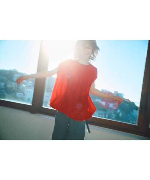 Demi-Luxe BEAMS（デミルクス ビームス）の「【8/6値下げ】AK+1 / リヨセル ギャザー プルオーバー（シャツ/ブラウス・レディース・ブラック/レッド・ONE SIZE）」の3枚目の写真