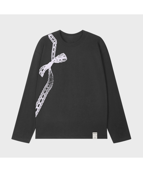 GRAVER（グレーバー）の「[ユニセックス]リボンサイドロングスリーブTシャツ_3カラー（Tシャツ/カットソー・レディース・チャコール/ホワイト/ブラック・MEDIUM/LARGE）」の3枚目の写真