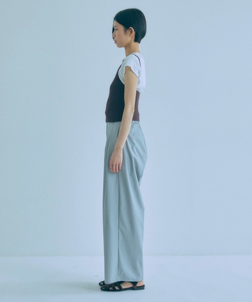 EN NEUME(エンノイム)の「Washable Faux Leather Tuck Wide Pants(その他パンツ・レディース・ブルー/イエロー・FREE)」の10枚目の写真
