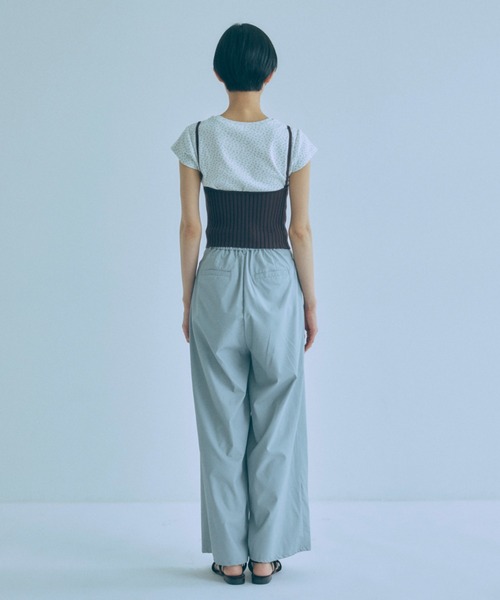EN NEUME(エンノイム)の「Washable Faux Leather Tuck Wide Pants(その他パンツ・レディース・ブルー/イエロー・FREE)」の11枚目の写真