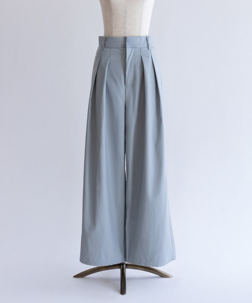 EN NEUME(エンノイム)の「Washable Faux Leather Tuck Wide Pants(その他パンツ・レディース・ブルー/イエロー・FREE)」の12枚目の写真