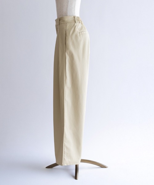 EN NEUME(エンノイム)の「Washable Faux Leather Tuck Wide Pants(その他パンツ・レディース・ブルー/イエロー・FREE)」の15枚目の写真