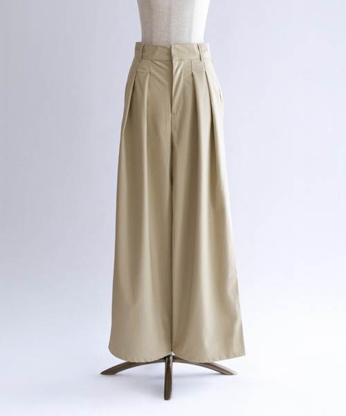 EN NEUME(エンノイム)の「Washable Faux Leather Tuck Wide Pants(その他パンツ・レディース・ブルー/イエロー・FREE)」の13枚目の写真