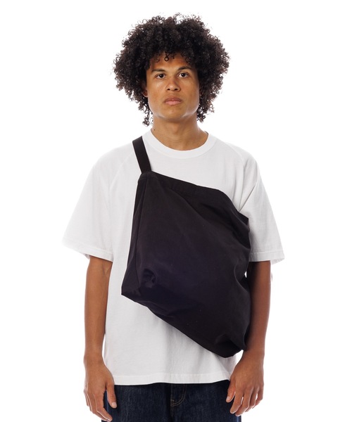 DAILY STANDARD by SANDINISTA(デイリースタンダードバイサンディニスタ)の「Chino Student Shoulder Bag / チノショルダーバッグ(ショルダーバッグ・メンズ・チャコール/ネイビー/ベージュ系その他/ブラック・FREE)」の2枚目の写真