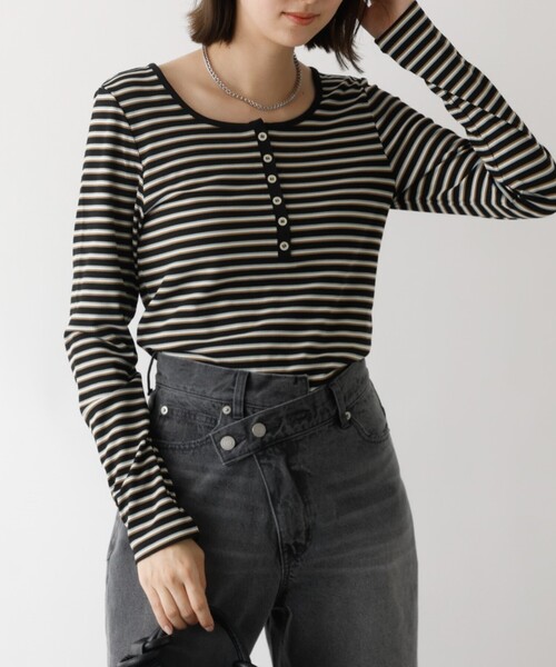 abahouse mavie（アバハウスマヴィ）の「ボーダーヘンリーネックプルオーバー（Tシャツ/カットソー・レディース・ブラック/グレー/オフホワイト・フリー）」の22枚目の写真