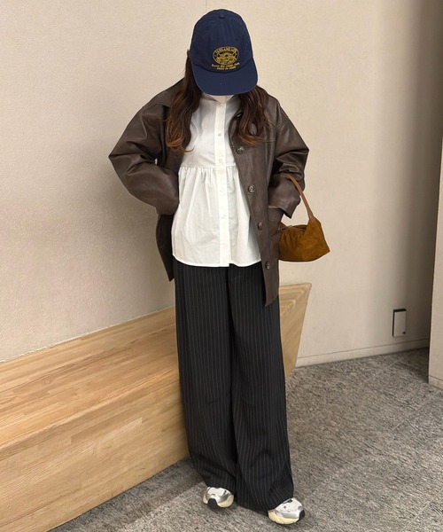 HEILIS(ヘイリス)の「【Chel Select】フェイクスエードコージーバッグ / 秋服 春服 冬服 スウェード スクエア ハンドバッグ ワンハンドル 韓国 ブラウン キャメル ブラック レッド 無地 シンプル カジュアル ファスナー ノームコア シティガール トレンド(ハンドバッグ・レディース・ブラック/キャメル・FREE)」の17枚目の写真