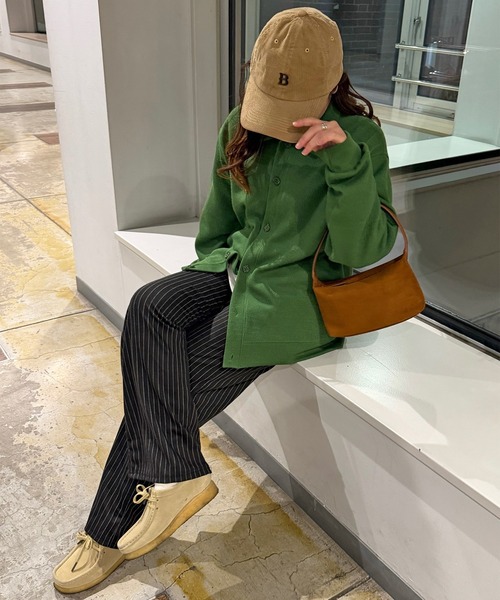 HEILIS(ヘイリス)の「【Chel Select】フェイクスエードコージーバッグ / 秋服 春服 冬服 スウェード スクエア ハンドバッグ ワンハンドル 韓国 ブラウン キャメル ブラック レッド 無地 シンプル カジュアル ファスナー ノームコア シティガール トレンド(ハンドバッグ・レディース・ブラック/キャメル・FREE)」の18枚目の写真