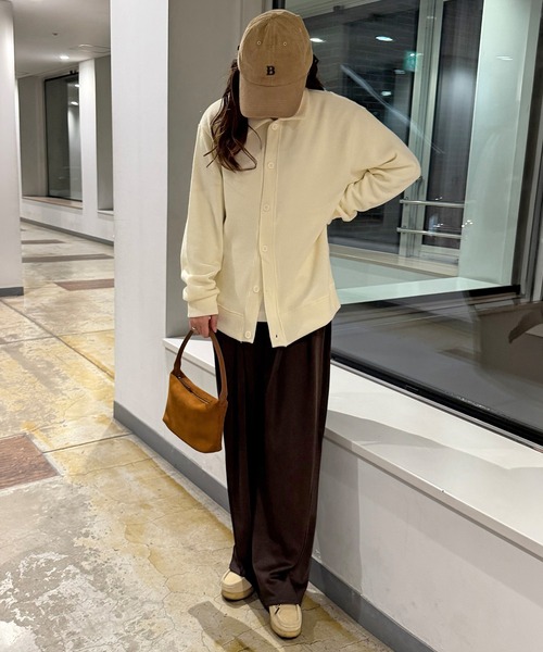HEILIS(ヘイリス)の「【Chel Select】フェイクスエードコージーバッグ / 秋服 春服 冬服 スウェード スクエア ハンドバッグ ワンハンドル 韓国 ブラウン キャメル ブラック レッド 無地 シンプル カジュアル ファスナー ノームコア シティガール トレンド(ハンドバッグ・レディース・ブラック/キャメル・FREE)」の19枚目の写真