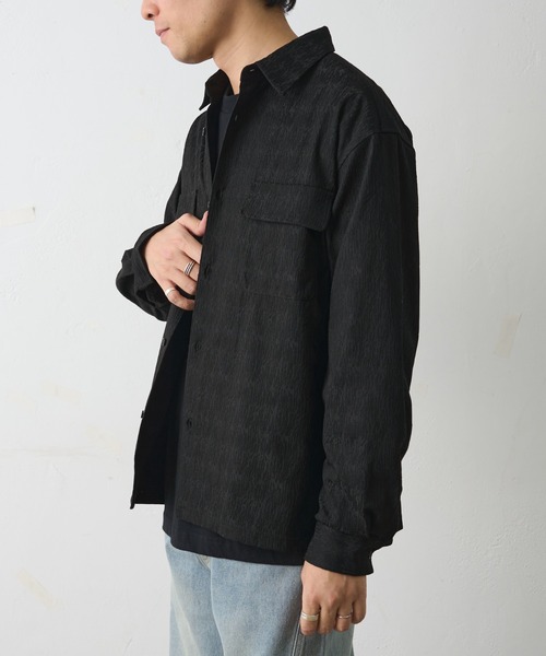 COLONY 2139（コロニートゥーワンスリーナイン）の「ブライトジャガードシャツ（シャツ/ブラウス・メンズ・ブラック/グレイッシュベージュ・MEDIUM/LARGE）」の4枚目の写真