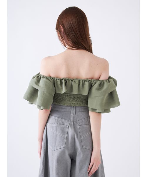 SNIDEL（スナイデル）の「オフショルボリュームフリルブラウス（シャツ/ブラウス・レディース・ライトグレー/アイボリー/カーキ・F）」の9枚目の写真
