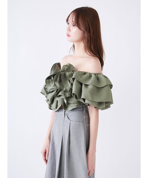 SNIDEL（スナイデル）の「オフショルボリュームフリルブラウス（シャツ/ブラウス・レディース・ライトグレー/アイボリー/カーキ・F）」の10枚目の写真