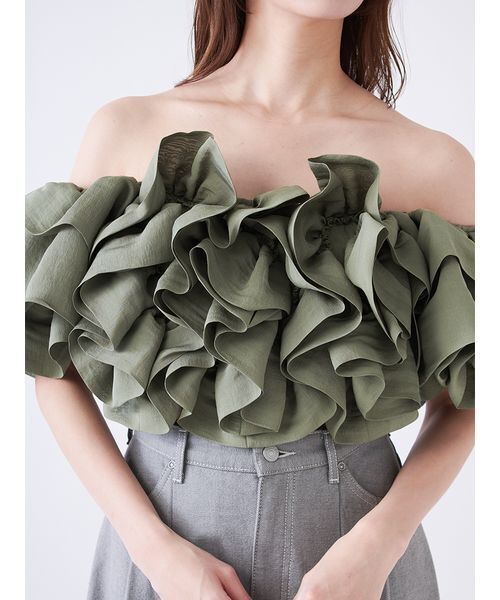 SNIDEL（スナイデル）の「オフショルボリュームフリルブラウス（シャツ/ブラウス・レディース・ライトグレー/アイボリー/カーキ・F）」の11枚目の写真