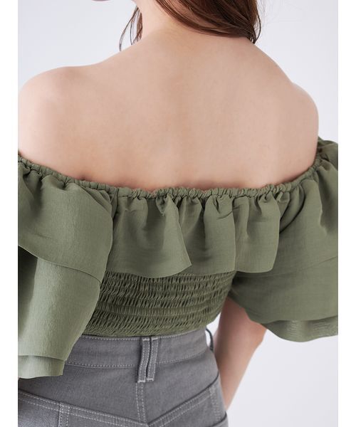 SNIDEL（スナイデル）の「オフショルボリュームフリルブラウス（シャツ/ブラウス・レディース・ライトグレー/アイボリー/カーキ・F）」の14枚目の写真
