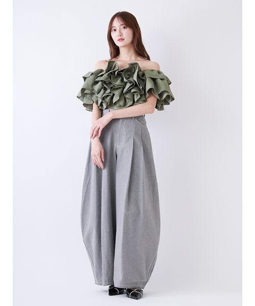 SNIDEL（スナイデル）の「オフショルボリュームフリルブラウス（シャツ/ブラウス・レディース・ライトグレー/アイボリー/カーキ・F）」の16枚目の写真