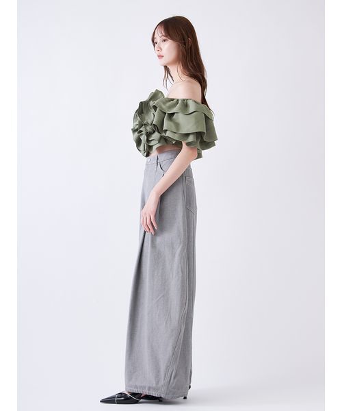 SNIDEL（スナイデル）の「オフショルボリュームフリルブラウス（シャツ/ブラウス・レディース・ライトグレー/アイボリー/カーキ・F）」の17枚目の写真