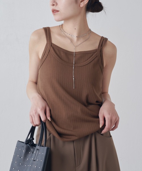 Lui's（ルイス）の「レイヤード風カップ付きタンクトップ（タンクトップ・レディース・ブラウン/アイボリー/ブラック・FREE）」の3枚目の写真