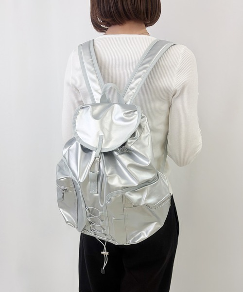 frunco（フランコ）の「【ZOZOTOWN限定】ドローストリングバッグパック/A4サイズ収納可能（バックパック/リュック・レディース・シルバー/ブラック・FREE）」の2枚目の写真
