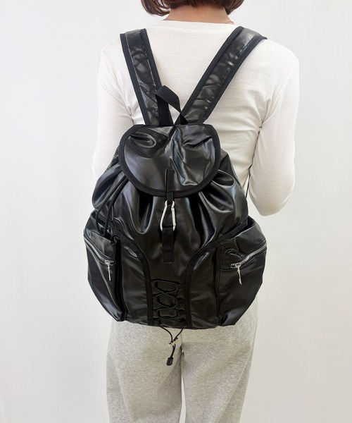 frunco（フランコ）の「【ZOZOTOWN限定】ドローストリングバッグパック/A4サイズ収納可能（バックパック/リュック・レディース・シルバー/ブラック・FREE）」の4枚目の写真