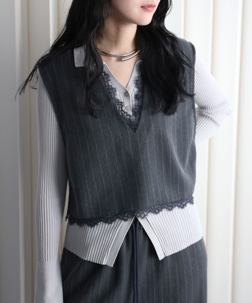 YENNA(イェンナ)の「レース切替ストライプVネックベスト/オケージョン(ベスト・レディース・チャコールグレー/グレイッシュベージュ/ベージュ・FREE)」の8枚目の写真