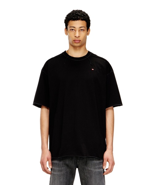 DIESEL(ディーゼル)の「メンズ Tシャツ T-CRAHOR-BOXT-T1(Tシャツ/カットソー・メンズ・オフホワイト/ブラック・X-SMALL/SMALL/X-LARGE/XX-LARGE/LARGE/XXX-LARGE/MEDIUM)」の1枚目の写真