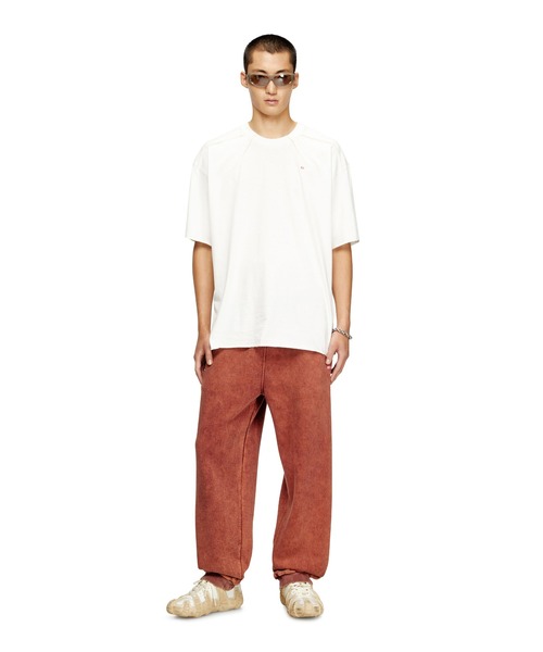 DIESEL(ディーゼル)の「メンズ Tシャツ T-CRAHOR-BOXT-T1(Tシャツ/カットソー・メンズ・オフホワイト/ブラック・X-SMALL/SMALL/X-LARGE/XX-LARGE/LARGE/XXX-LARGE/MEDIUM)」の5枚目の写真