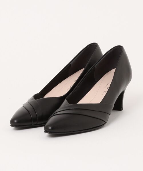 MELMO(メルモ)の「ポインテッドトゥドレープパンプス(パンプス・レディース・ベージュ/ブラック・22.5cm/23.0cm/23.5cm/24.0cm/24.5cm)」の1枚目の写真