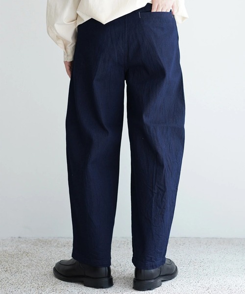 STILL BY HAND(スティルバイハンド)の「【STILL BY HAND】11.5oz deep tuck denim pants(デニムパンツ・メンズ・ダークネイビー/ホワイト・48/46)」の6枚目の写真