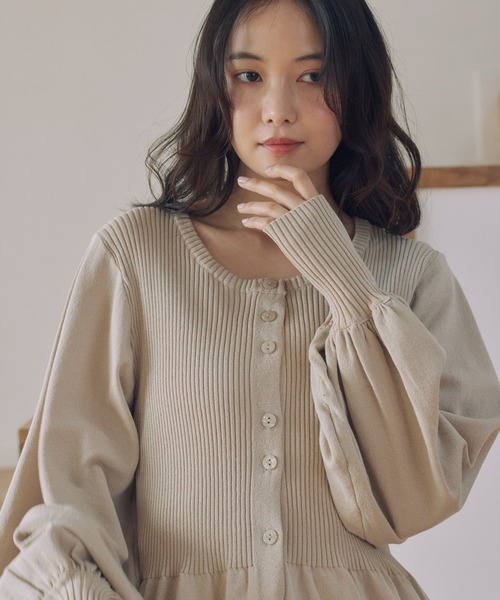 Alumu.(エルム)の「AM610202 ぺプラムリブカーディガン(カーディガン/ボレロ・レディース・ブラック/ベージュ・FREE)」の8枚目の写真
