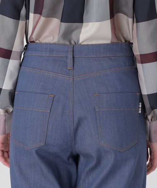BLUE LABEL CRESTBRIDGE(ブルーレーベルクレストブリッジ)の「【一部店舗限定】スラブシャンブレーワイドパンツ(デニムパンツ・レディース・ブルー系その他4/ネイビー・36/38)」の14枚目の写真