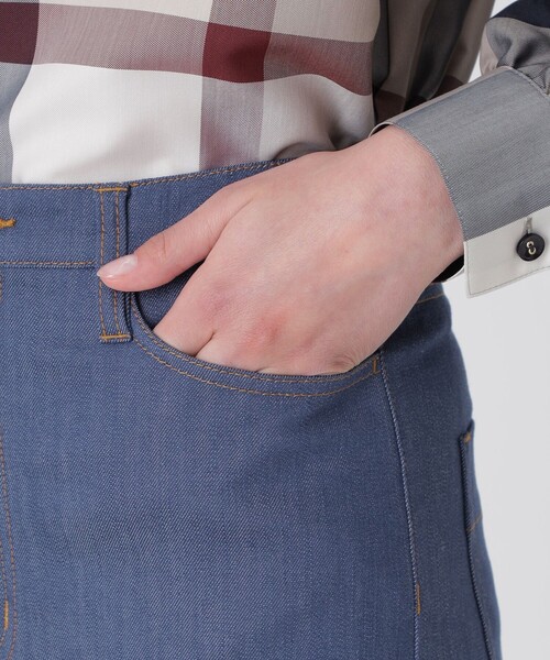 BLUE LABEL CRESTBRIDGE(ブルーレーベルクレストブリッジ)の「【一部店舗限定】スラブシャンブレーワイドパンツ(デニムパンツ・レディース・ブルー系その他4/ネイビー・36/38)」の13枚目の写真