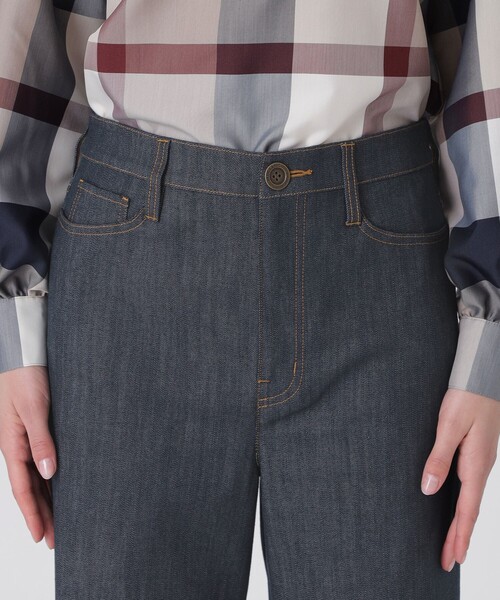BLUE LABEL CRESTBRIDGE(ブルーレーベルクレストブリッジ)の「【一部店舗限定】スラブシャンブレーワイドパンツ(デニムパンツ・レディース・ブルー系その他4/ネイビー・36/38)」の7枚目の写真