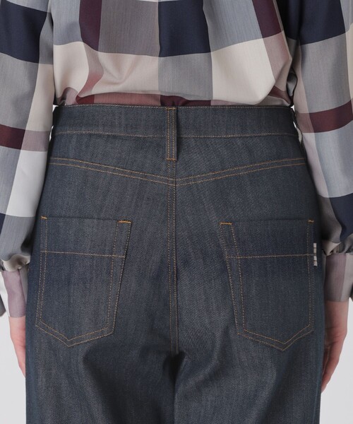 BLUE LABEL CRESTBRIDGE(ブルーレーベルクレストブリッジ)の「【一部店舗限定】スラブシャンブレーワイドパンツ(デニムパンツ・レディース・ブルー系その他4/ネイビー・36/38)」の6枚目の写真