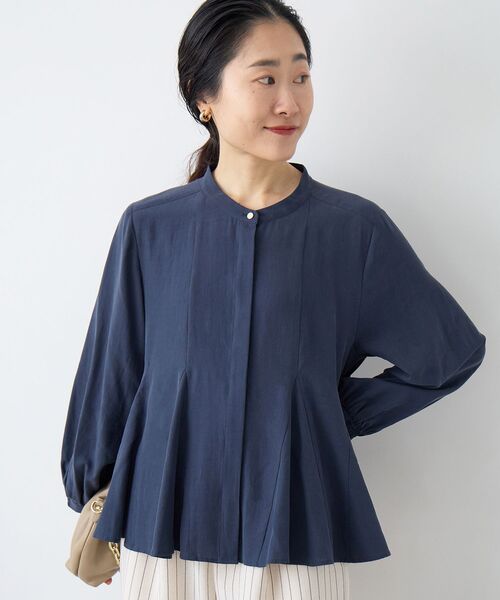 le.coeur blanc(ルクールブラン)の「バンドカラーマチ入りブラウス(シャツ/ブラウス・レディース・アイボリー/ネイビー・38)」の1枚目の写真