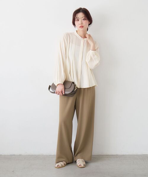 le.coeur blanc(ルクールブラン)の「バンドカラーマチ入りブラウス(シャツ/ブラウス・レディース・アイボリー/ネイビー・38)」の4枚目の写真