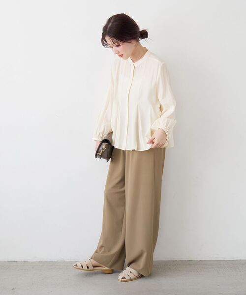 le.coeur blanc(ルクールブラン)の「バンドカラーマチ入りブラウス(シャツ/ブラウス・レディース・アイボリー/ネイビー・38)」の5枚目の写真