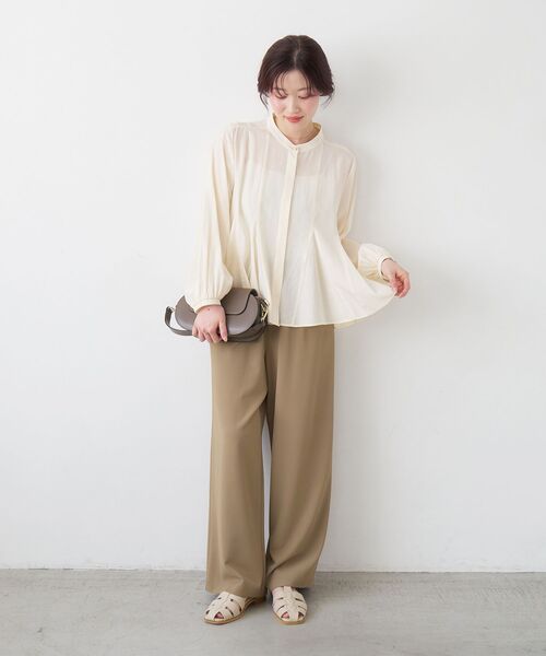 le.coeur blanc(ルクールブラン)の「バンドカラーマチ入りブラウス(シャツ/ブラウス・レディース・アイボリー/ネイビー・38)」の8枚目の写真