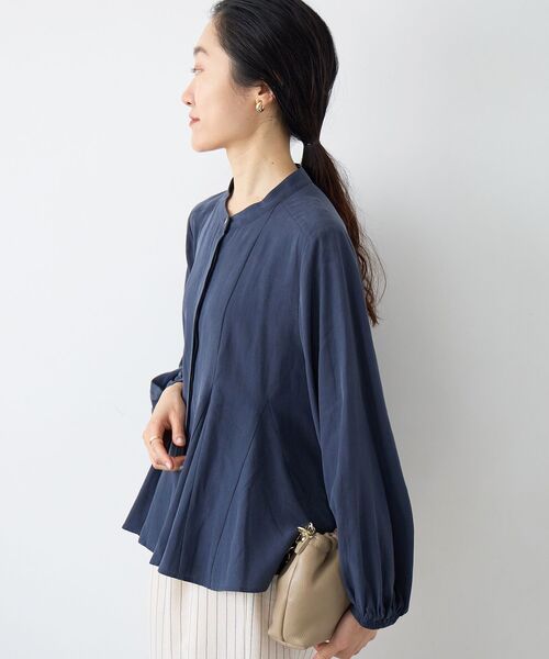 le.coeur blanc(ルクールブラン)の「バンドカラーマチ入りブラウス(シャツ/ブラウス・レディース・アイボリー/ネイビー・38)」の15枚目の写真