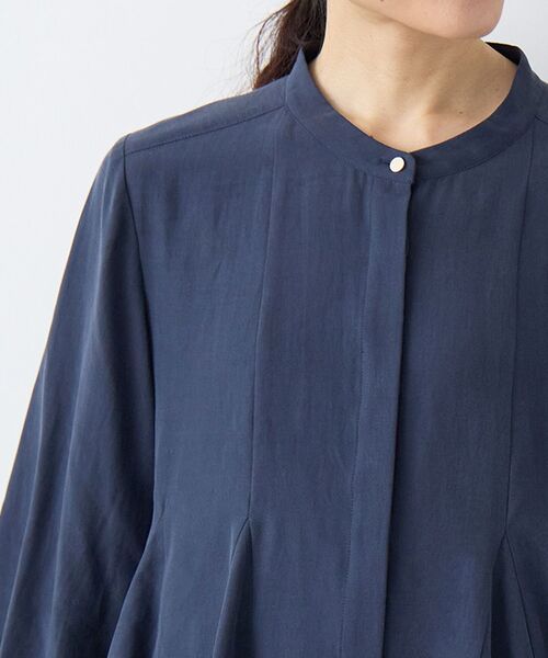 le.coeur blanc(ルクールブラン)の「バンドカラーマチ入りブラウス(シャツ/ブラウス・レディース・アイボリー/ネイビー・38)」の18枚目の写真