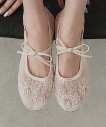 ad thie（アドティエ）の「刺繍リボン メリージェーンパンプス（パンプス）」