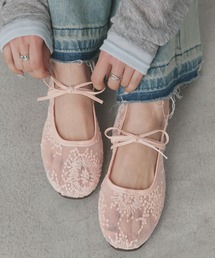 ad thie（アドティエ）の「刺繍リボン メリージェーンパンプス（パンプス）」