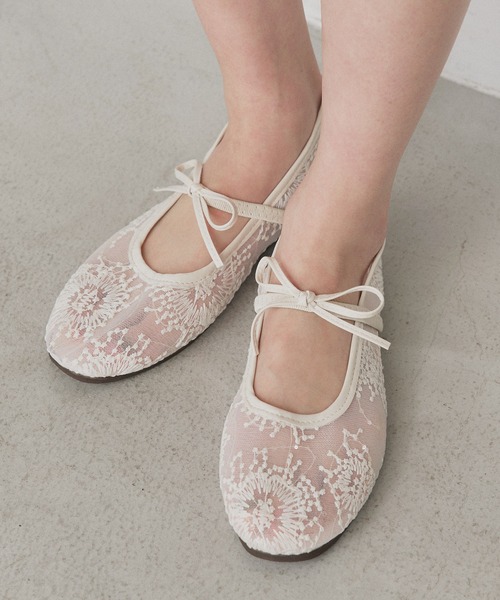 ad thie(アドティエ)の「刺繍リボン メリージェーンパンプス(パンプス・レディース・ブラック/オフホワイト/ピンク・MEDIUM/LARGE)」の11枚目の写真