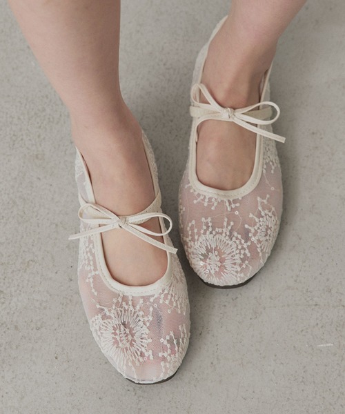 ad thie(アドティエ)の「刺繍リボン メリージェーンパンプス(パンプス・レディース・ブラック/オフホワイト/ピンク・MEDIUM/LARGE)」の12枚目の写真