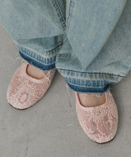 ad thie(アドティエ)の「刺繍リボン メリージェーンパンプス(パンプス・レディース・ブラック/オフホワイト/ピンク・MEDIUM/LARGE)」の9枚目の写真