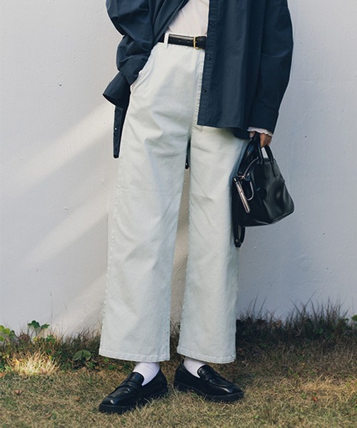 studio CLIP（スタディオクリップ）の「スッキリストレートパンツ[プチ・プラスサイズあり]（その他パンツ・レディース・ライトグレー/ネイビー/カーキ/ライトブルー・LARGE/MEDIUM/SMALL/PF/ﾌﾘｰ(L)）」の3枚目の写真