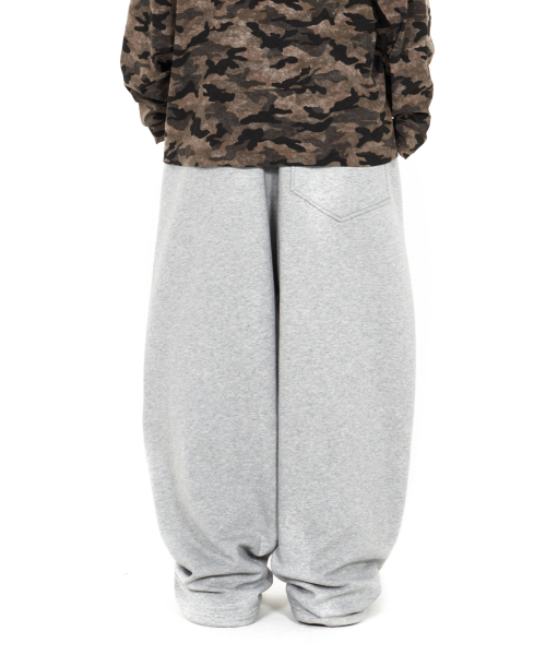 IDWS(アイドンワナセル)の「Cross Layered Sweat Pants Gray(スウェットパンツ・レディース・その他・1/2/0)」の14枚目の写真