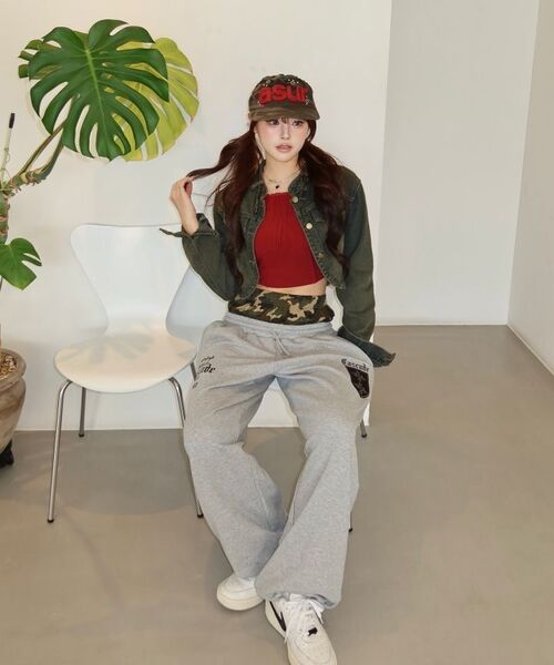 IDWS(アイドンワナセル)の「Cross Layered Sweat Pants Gray(スウェットパンツ・レディース・その他・1/2/0)」の9枚目の写真