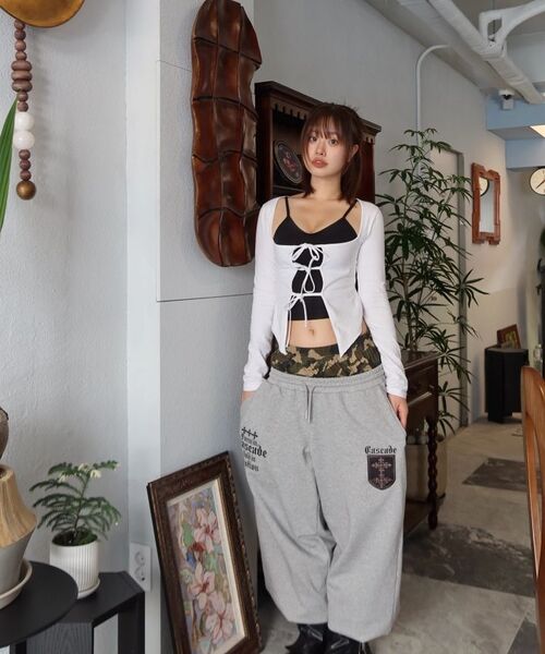 IDWS(アイドンワナセル)の「Cross Layered Sweat Pants Gray(スウェットパンツ・レディース・その他・1/2/0)」の10枚目の写真