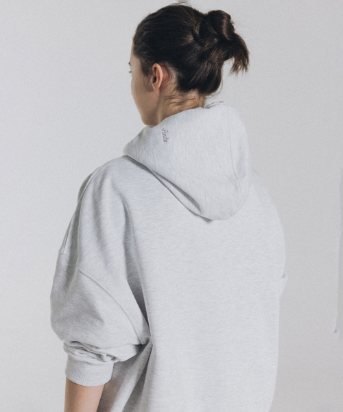 ANDNEEDS(アンドニーズ)の「Penny logo hoodie zip-up (white melange)(パーカー・レディース・その他・FREE)」の4枚目の写真