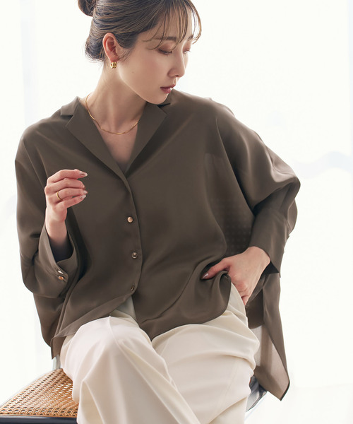 Noble（ノーブル）の「ゴールドボタンニュアンスシャツ（シャツ/ブラウス・レディース・モカ/ホワイト・FREE）」の2枚目の写真