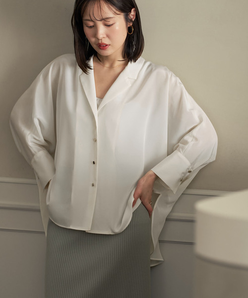 Noble（ノーブル）の「ゴールドボタンニュアンスシャツ（シャツ/ブラウス・レディース・モカ/ホワイト・FREE）」の3枚目の写真